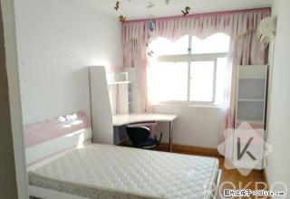 东方纽约城北新海花园三室中等装修有自行车库带阁楼 - 连云港28生活网 lyg.28life.com