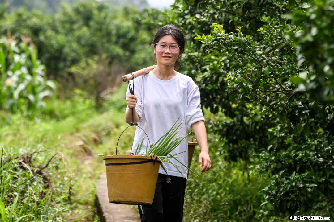 全网追的“扁担女孩”,找了一份暑假工,时薪12元 - 连云港生活资讯 - 连云港28生活网 lyg.28life.com